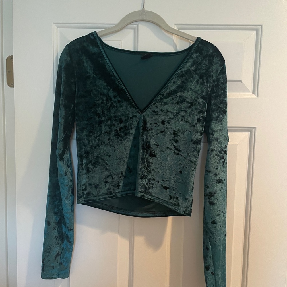 Urban Outfitters Green Crushed Velvet Crop Top Long Sleeved